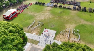 Banyuwangi Rayakan HUT RI ke-80: Formasi 17–45, Sendratari Nusantara, hingga Paramotor Kibarkan Merah Putih