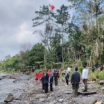 Upacara Unik HUT RI ke-80 di Sungai Badeng, Warga Songgon Satukan Nasionalisme dan Cinta Alam