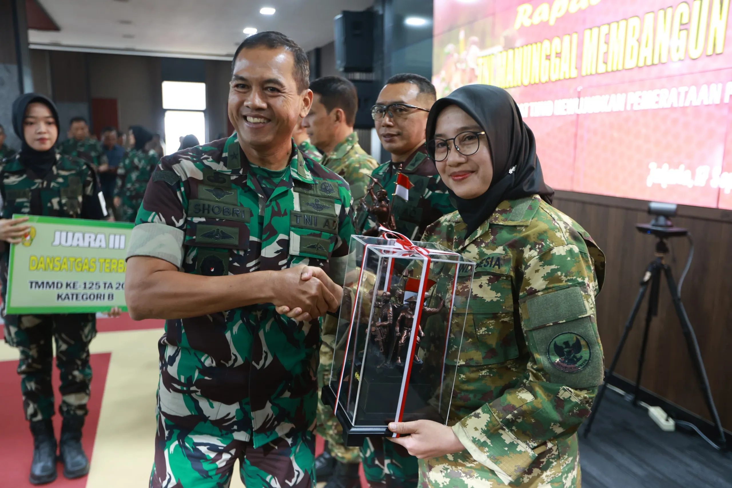 Banyuwangi Sabet Tiga Penghargaan TMMD dari Mabes TNI AD