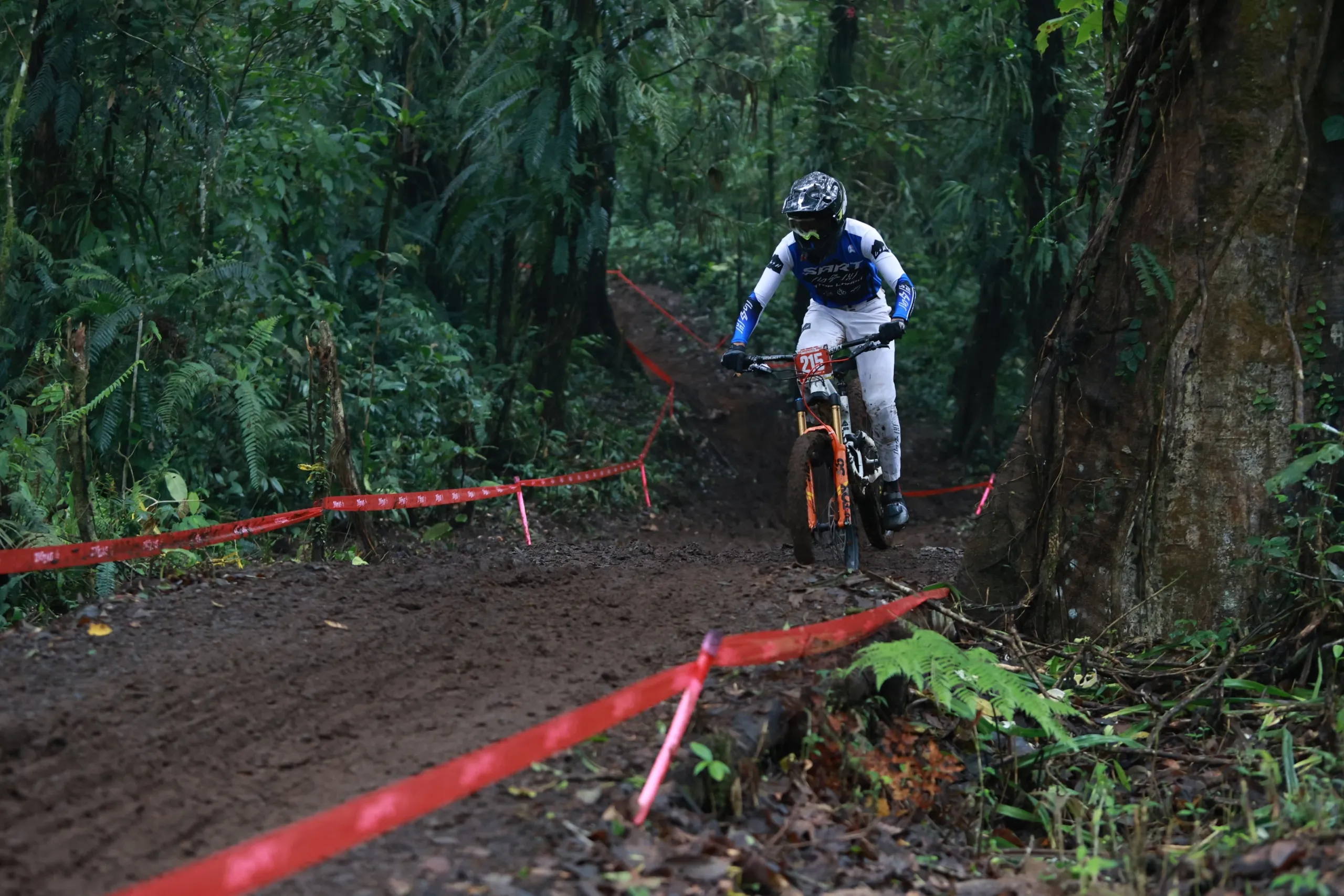 Masuk Agenda Resmi UCI, Banyuwangi Ijen Geopark Downhill diikuti Ratusan Pembalap dari 7 Negara