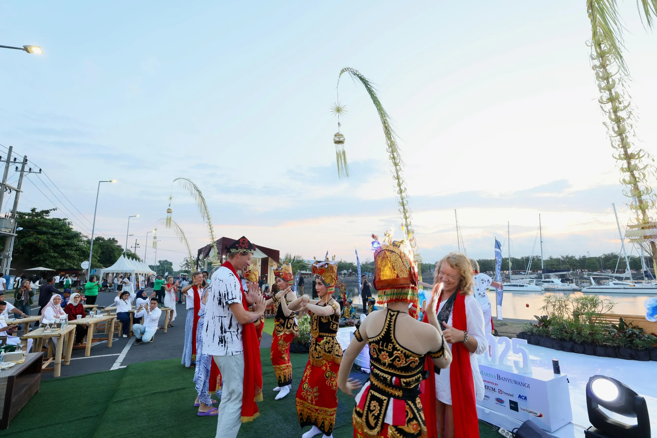 Kapal Yacht dari Berbagai Negara Berlabuh di Pantai Marina Boom Banyuwangi