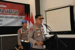 Berlangsung Khidmat: Kapolresta Banyuwangi Pimpin Serah Terima Jabatan Kapolsek Jajaran