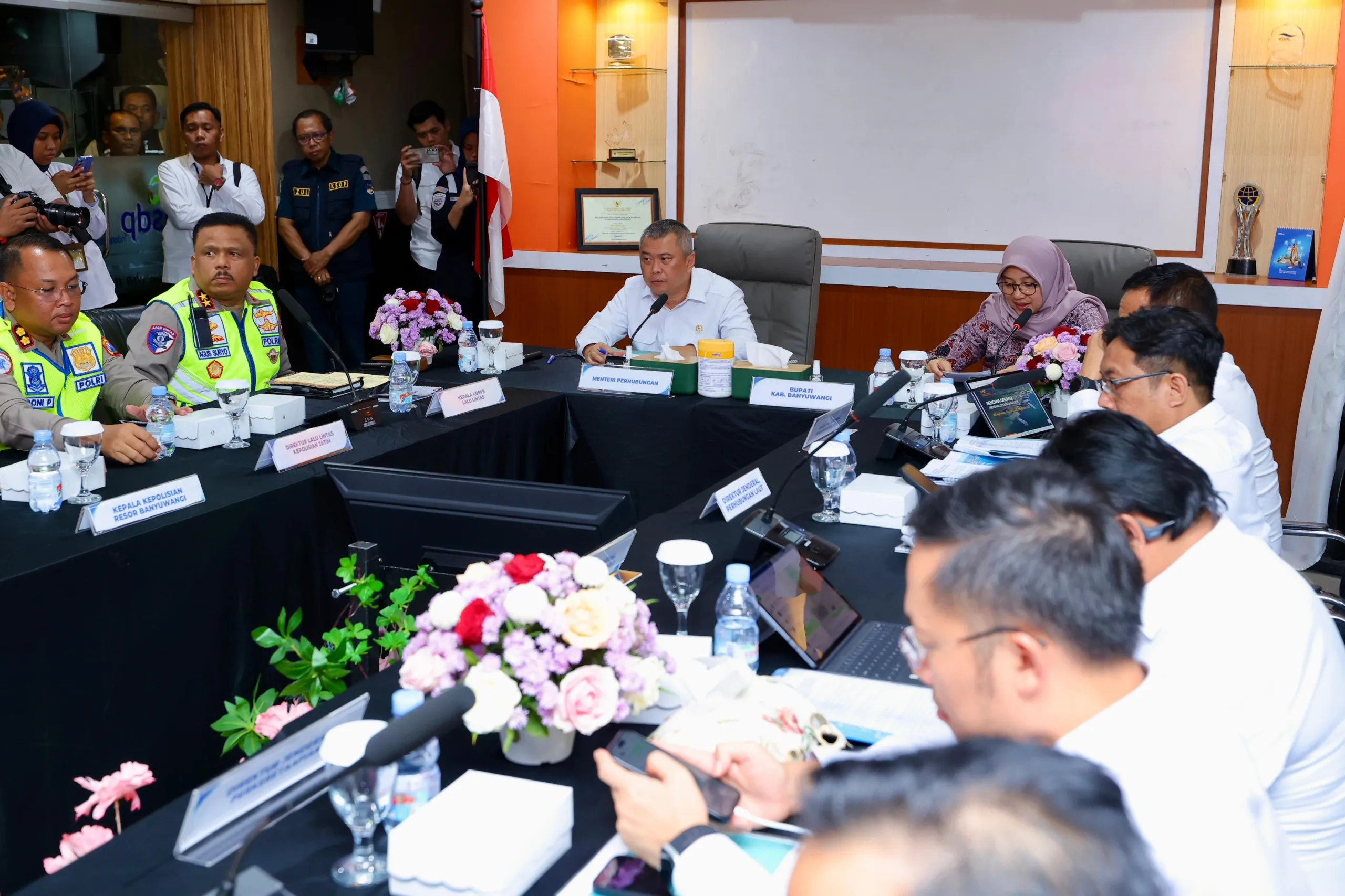 Persiapan Nataru, Menhub Dudy Pimpin Rakor di Pelabuhan Ketapang Banyuwangi