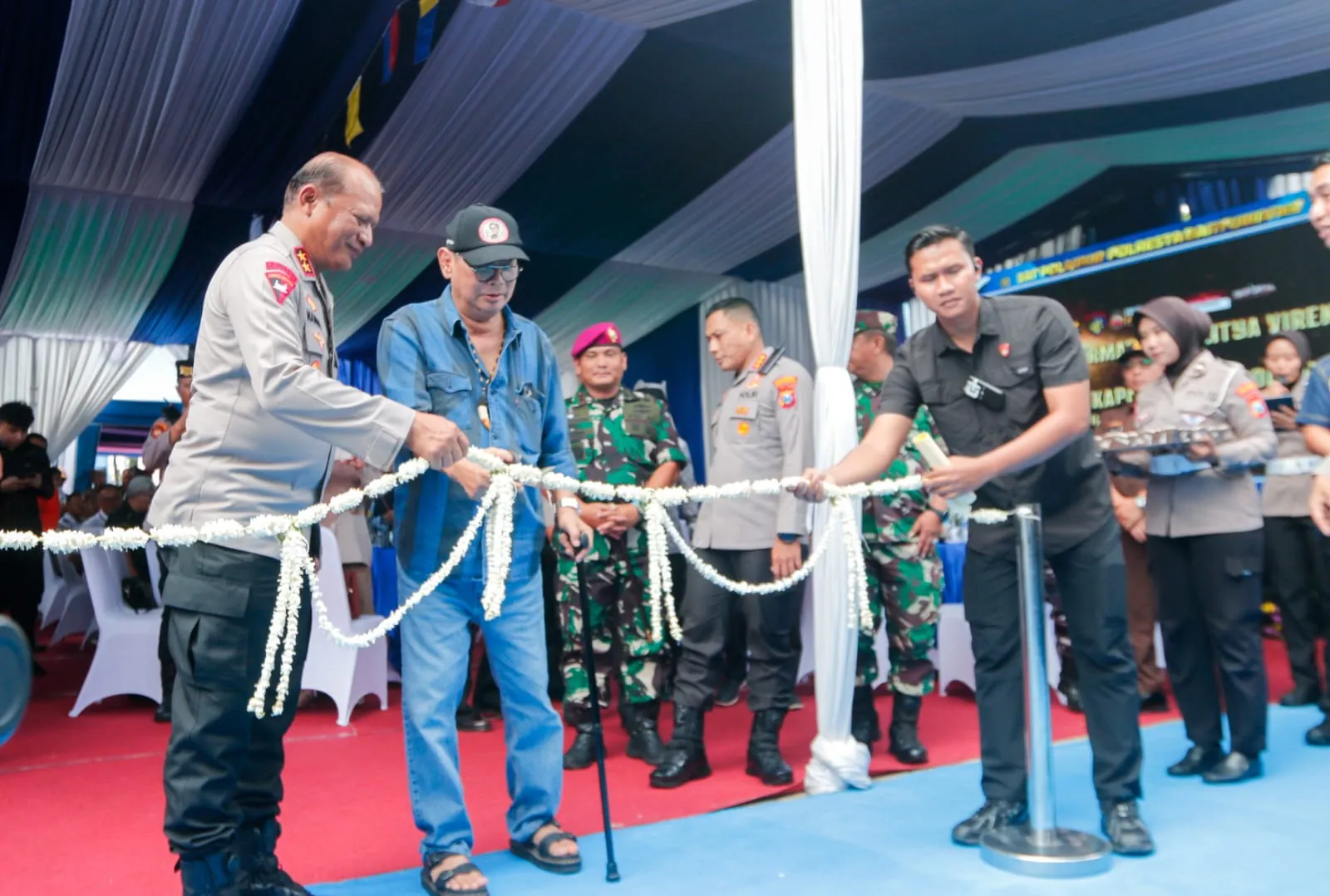 Perkuat Keamanan Maritim, Kapolda Jatim Resmikan Dermaga dan Kapal Cepat Polairud Banyuwangi