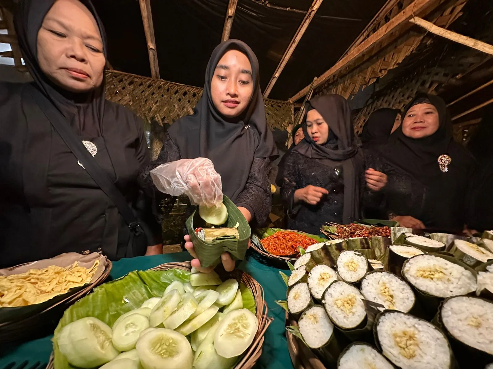 Sego Lemeng dan Kopi Uthek Meriahkan ‘Janda Reni’ Banyuwangi, Yuk Intip Filosofinya!