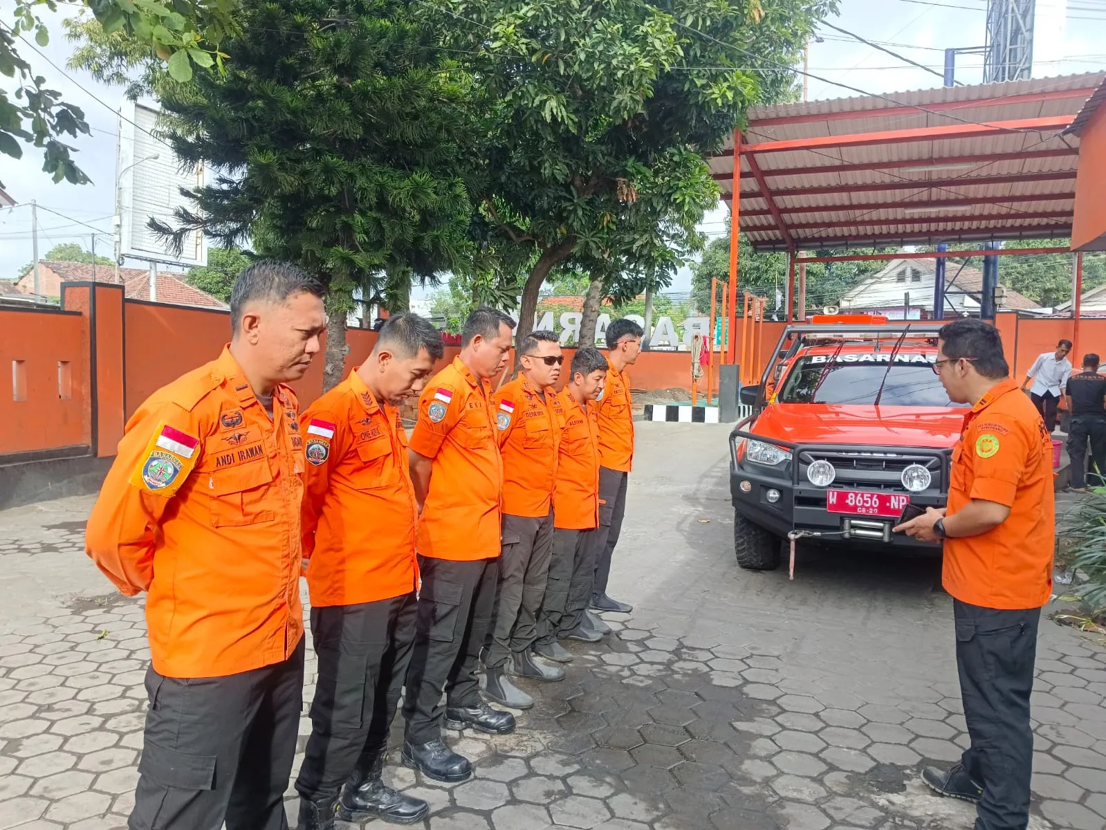 Dihantam Ombak Besar, Kapal Nelayan Terbalik di Pantai Grajagan, Tim SAR Gabungan Laksanakan Operasi Pencarian Korban Kecelakaan